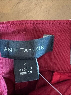Ann Taylor Women's Maroon Shorts Classic Fit